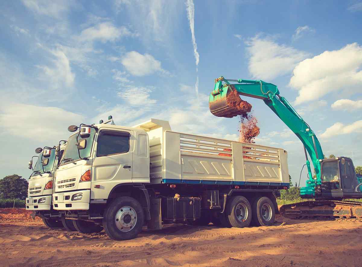 https://freightridgelogistics.com/wp-content/uploads/2017/08/inner_big_trucks_03.jpg