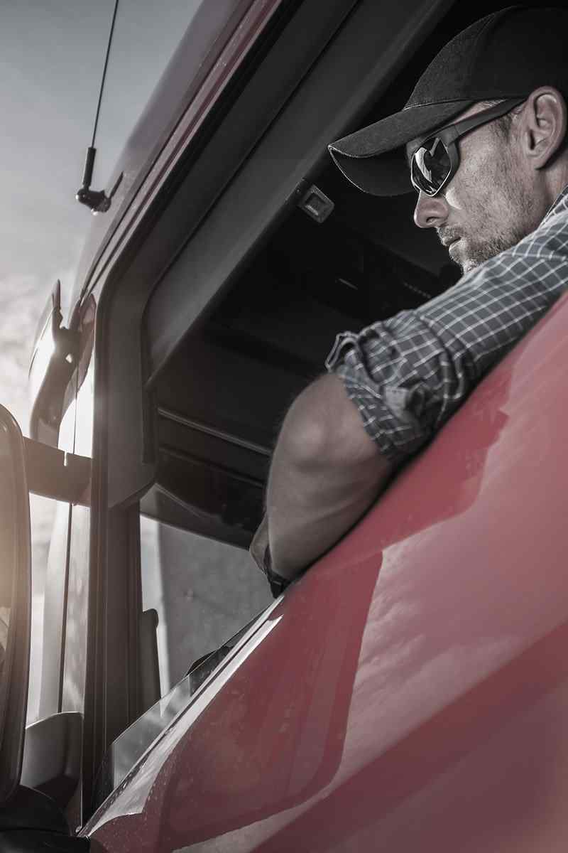 https://freightridgelogistics.com/wp-content/uploads/2017/08/inner_big_trucks_05.jpg